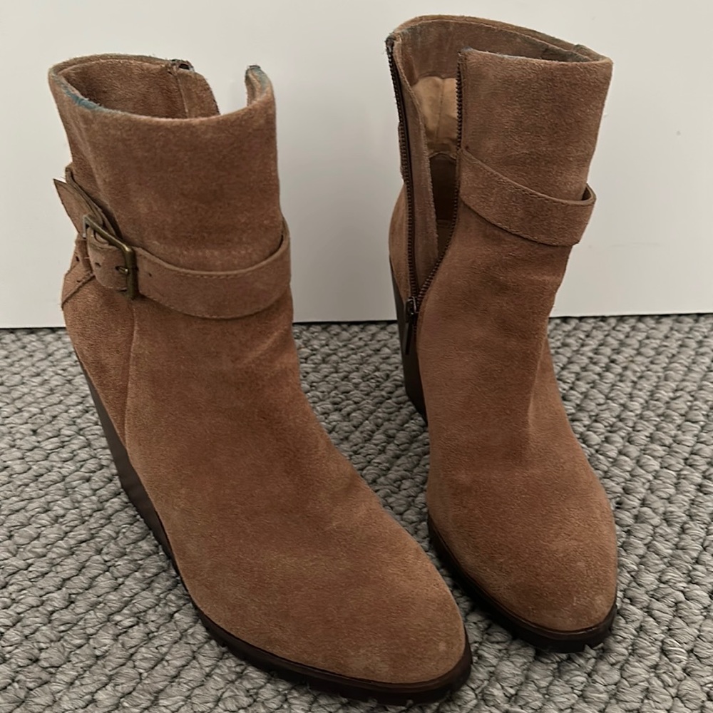 Spendid wedge boots